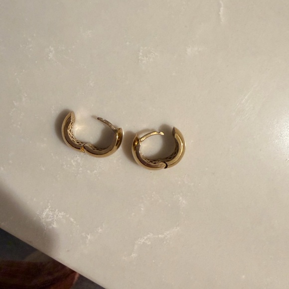 8k yellow gold hoops - Picture 4 of 4